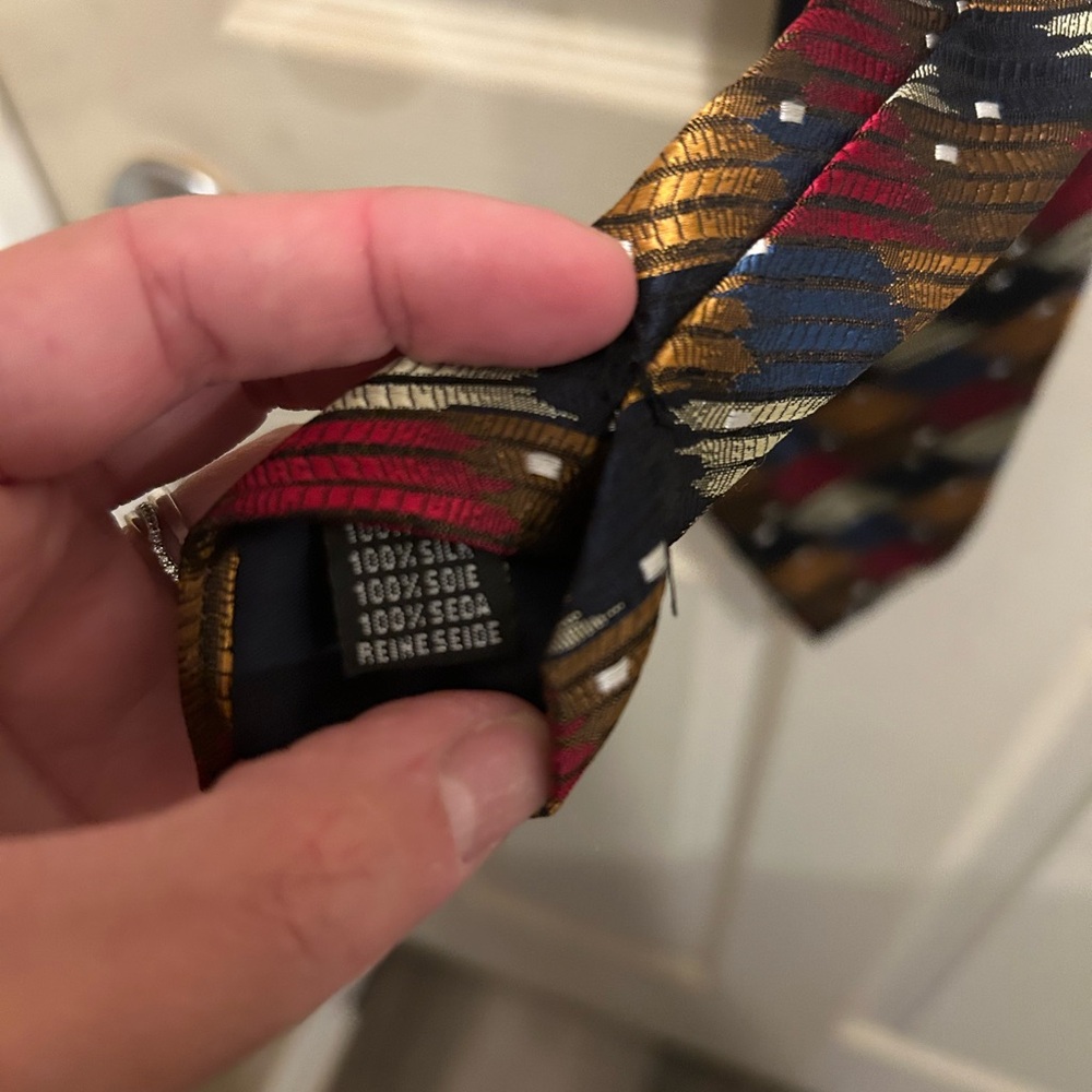The DeSantis Collection Multicolor herringbone Striped Tie with white dots - Picture 5 of 8